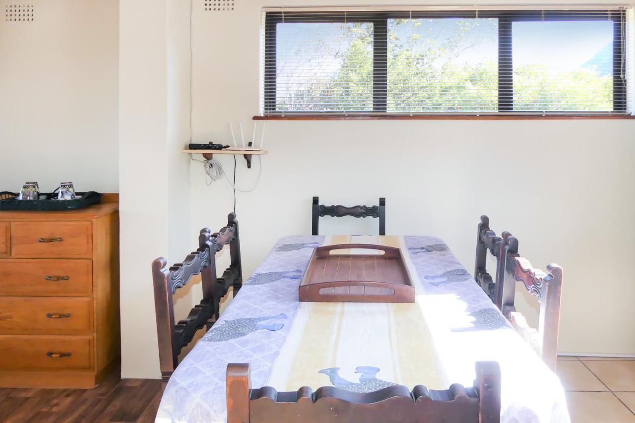 Отель Shalom Self Catering Клейнмонд Экстерьер фото