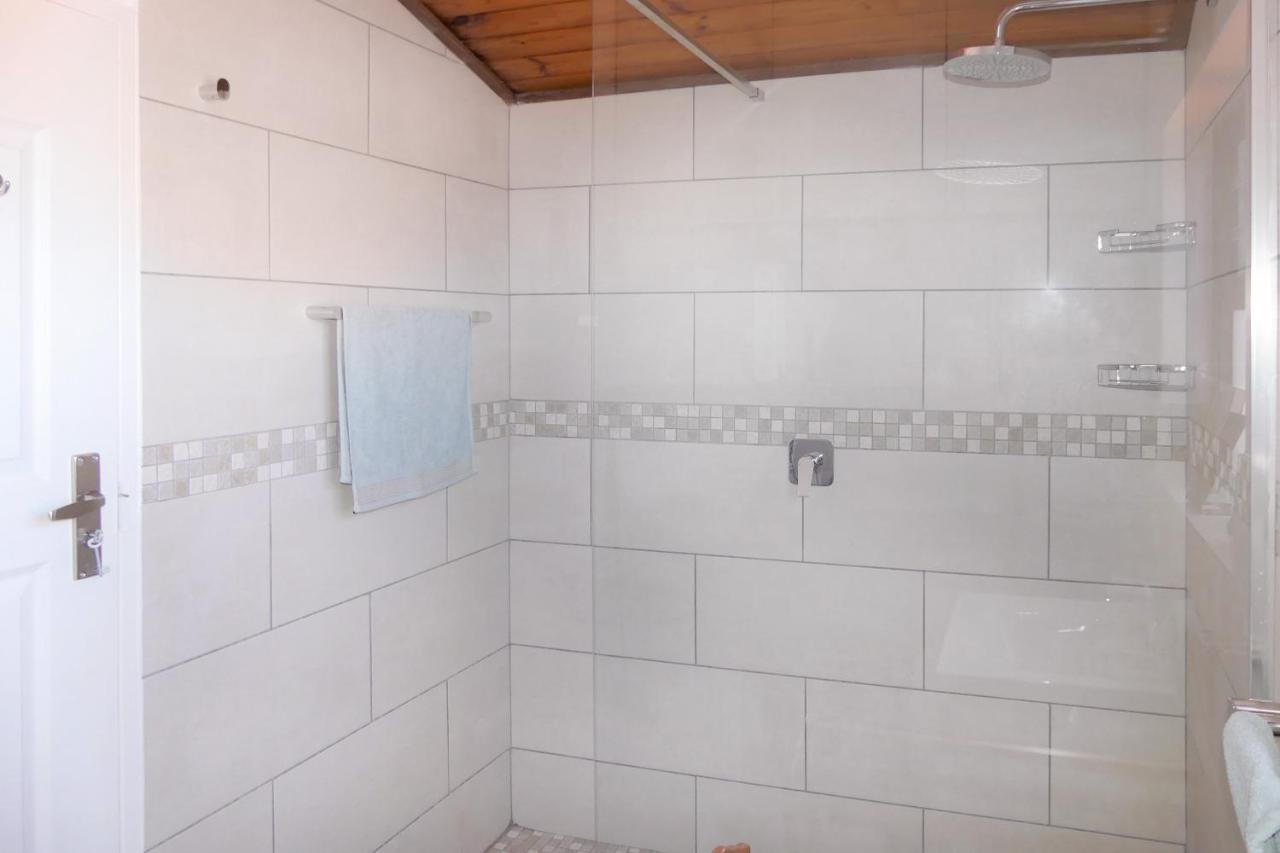 Отель Shalom Self Catering Клейнмонд Экстерьер фото